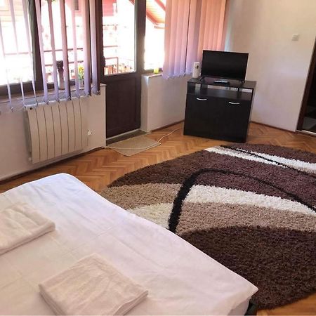 Kral Villa Совата Екстериор снимка